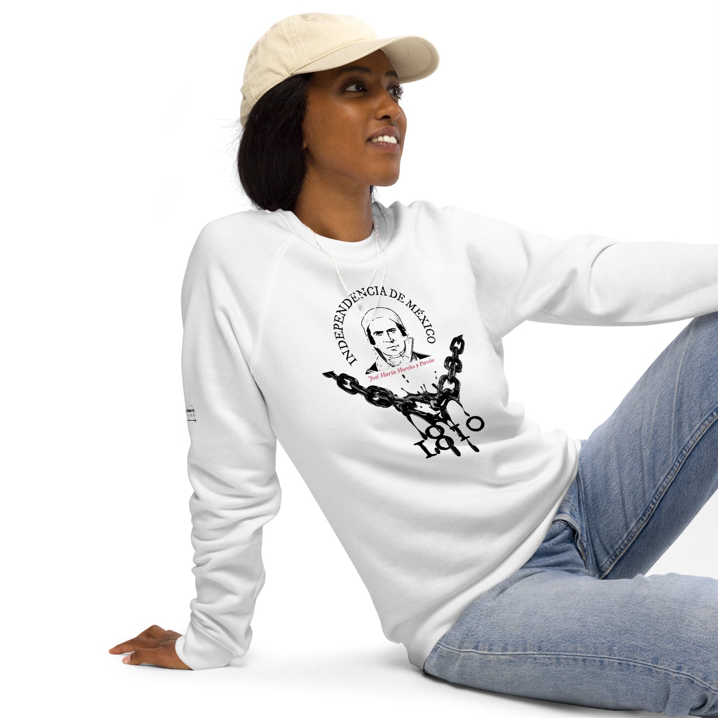 Morelos organic raglan sweatshirt in smiling woman