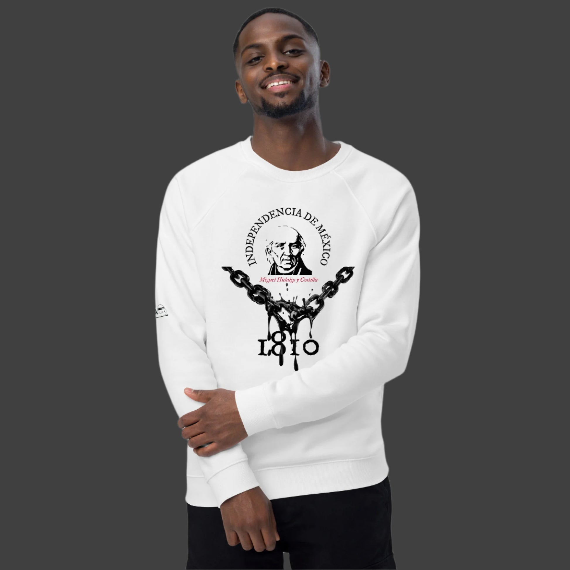 Miguel Hidalgo organic raglan sweatshirt in smiling man